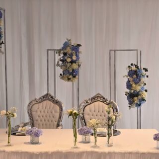 Keine Idee wie euer Brauttisch aussehen soll? Hier vielleicht eine kleine Inspiration.
Dekoriert von den Mädels von @vika_eventdekoration  und @marina_eventdekoration 

#hagen#hagenlocations#festsaalhagen#braut#bräutigam#brautpaar#liebe#deko#brautisch#russia#feiern#glücklich